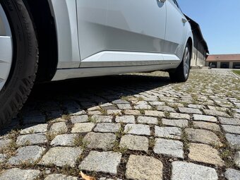 Škoda Superb 3 combi 2.0tdi 110kw Ambition PLUS nová STK - 9