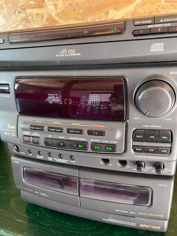 Hi-Fi věž Aiwa s reproduktory - 9