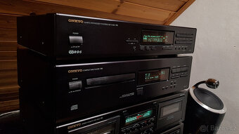 Onkyo hifi sestava včetně ovladače a manuálů. - 9