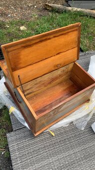 Vintage dřevěný odkládací stolek WILD - 9