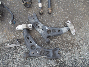 Díly podvozku VW Passat B7 - 9