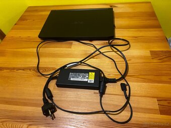 Acer Nitro 5 - 9