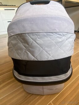 Hluboká korba Nuna Demi Grow - 9