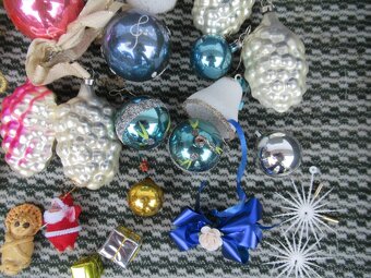 vánoční ozdoby a řetězy na vánoční stromeček RETRO - 9