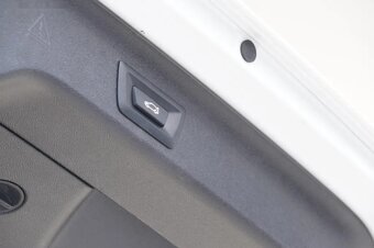 BMW Řada 5, 4x4,TAŽNÉ,DPH,ČR,Adaptiv LED - 9