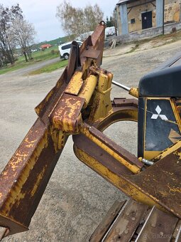 JAPONSKÝ PÁSOVÝ BULDOZER MITSUBISHI BD2J - 9