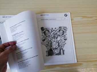BMW E32 750iL - Presse - složky pro novináře - rarita - 9