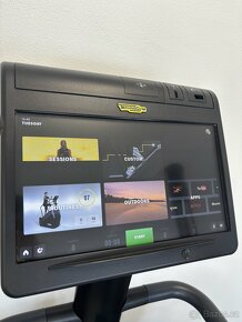 Technogym 1000LCD stepmill LIVE - schodový trenažer - 9