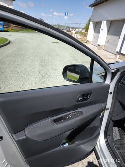 Peugeot 3008 1,6 HDI 2015 - 9