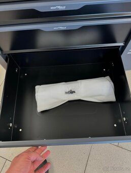 Dílenský vozík Kraftwelle s nářadím na kolečkách - 9