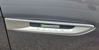 Jaguar F-pace R sport 25dAWD, 240PS, DPH, r.v. 2018, TOP - 9
