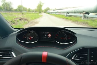 Peugeot 308 GT, 2015, benzín 1.6 THP 151 kW, manuál - 9