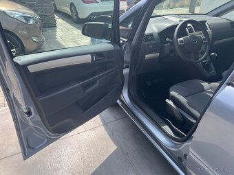 Opel Zafira 1.6i 85KW 1.MAJ. 7 MÍST TEMPOMAT PDC 2X ALU KOLA - 9