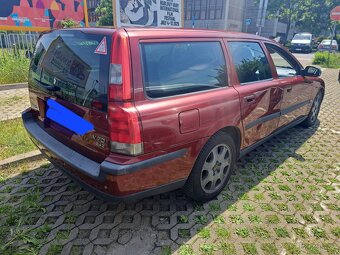Volvo V 70 2,4 TD 2002 kombi automat - 9