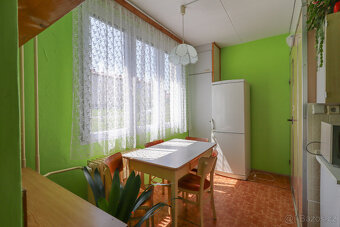 NOVÁ CENA Prodej bytu 3+1 / s lodžií na Šumavě - 9
