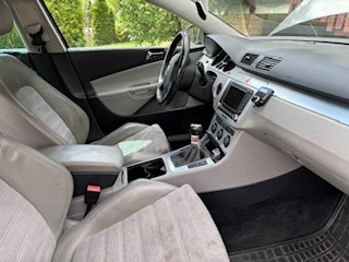 VOLKSWAGEN PASSAT 2,0 TDi 103 KW - 9