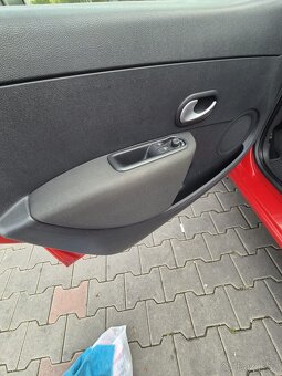 Renault Clio 1.2 benzin .62 756 km. 2011 rok - 9