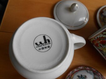 11kusů starý čínský porcelán - jedno víčko má lepenou špičku - 9