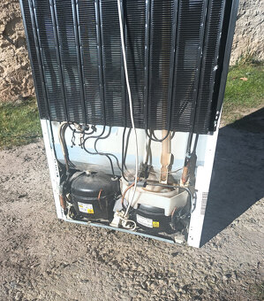 VESTAVNÁ CHLADNIČKA S MRAZNIČKOU LIEBHERR - 178cm - A+ - 9