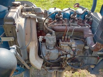 Zetor 3011, ochranný rám, kabina, zachovalý - 9