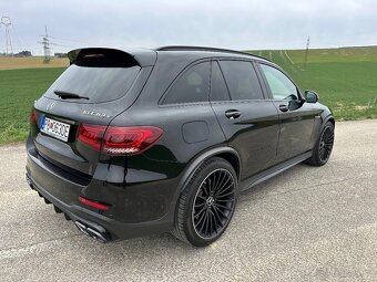 Mercedes GLC 63 AMG V8 Biturbo - 9