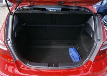 Hyundai i30 1.4i 80kw,CZ benzín manuál 80 kw - 9
