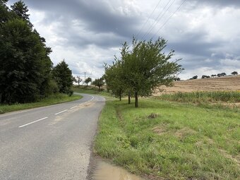 Prodej pozemku na bydlení v Drahlově, 5 km od Kroměříže - 9
