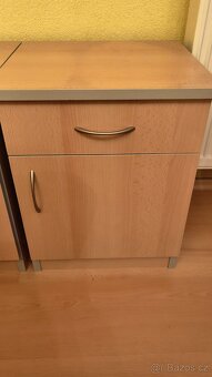 Kuchyňský stůl a židle - 9