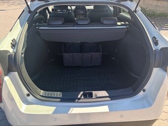 114.000km, Toyota Prius IV, Hybrid Executive koupeno v CZ - 9