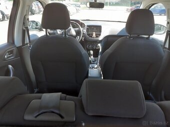 Peugeot 2008 PureTech - 9