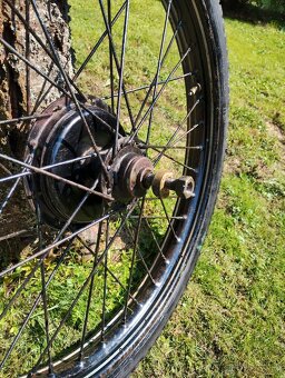 Prodám originální patinové kolo ČZ 150 C s linkami + brzda - 9