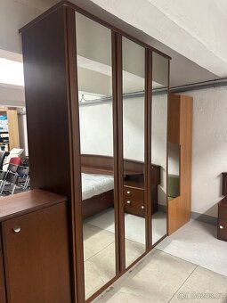 Ložnicová sestava – masivní vzhled, tmavý dekor - 9