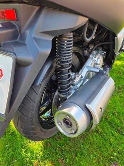 Yamaha x-max 250 Sport - 9