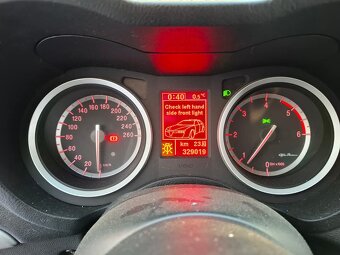 Alfa Romeo 159 Sportwagon - auto na splátky všem - 9