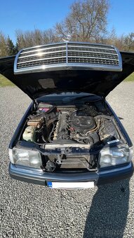 Mercedes-Benz 300 CE (1990) v perfektním stavu - 9