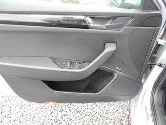 Škoda Superb Combi 2.0TDi,110kw,4x4,L&K,2017,manuál,-21%DPH - 9