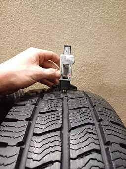 ZIMNÍ pneu Barum 215/65/r16C 4ks - 9