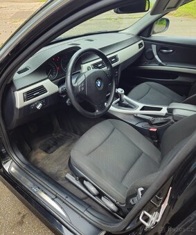 BMW E90 325d 145 kw - 9