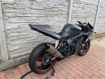 YAMAHA R6 - 9