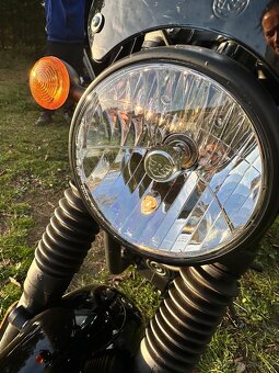 Royal Enfield HNTR 350 - 9