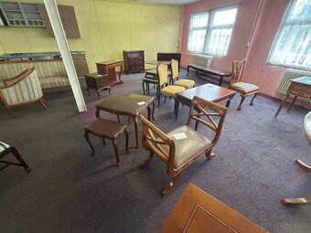 Starožitný nábytek - 9