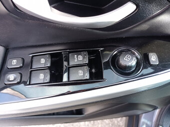 SsangYong Korando 2.0 D Výhřev/1MAJ/Serv.kniha - 9