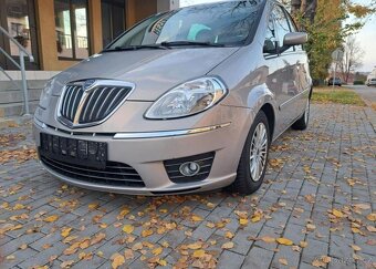 Lancia Musa 1,4 i Comfort benzín manuál 66 kw - 9