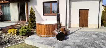 Koupací sud s vířivkou a venkovním ohřevem vody - 9