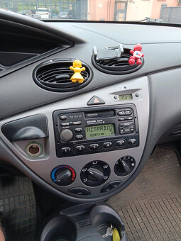 prodám Ford Focus 1,8 2000 - 9