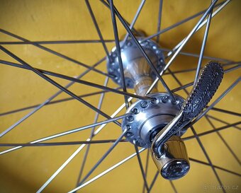 zapletená kola Campagnolo Omega Strada , náboje Campagnolo - 9