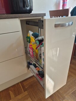 Kuchyně včetně spotřebičů a desky Technistone - 9