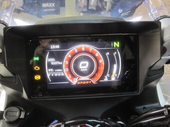 CFMOTO 650MT Premium - 9