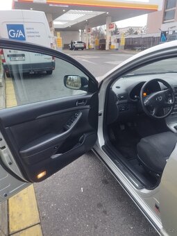 Toyota Avensis 2.0 D-4D - 9