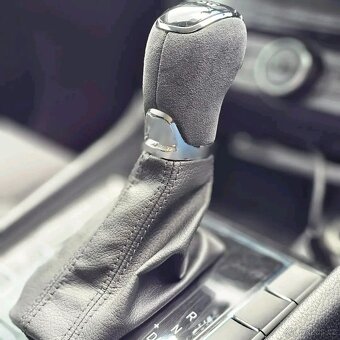 Alcantara / Perforovaná - hlavica DSG ŠKODA - 9